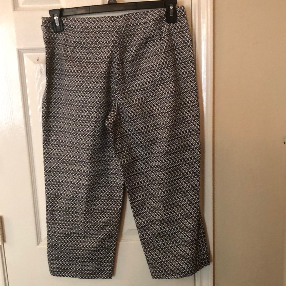 NWT Talbots Black and White Geometric Capri cropped Pants size 8P or 8 Petite